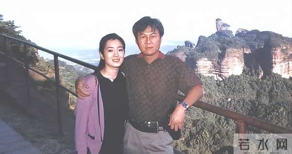 巩俐父亲：名校教授、家庭圆满，两个女儿却成了他心中的痛