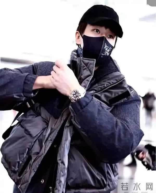 机场偶遇林高远，奢华装扮超30万，笑容迷人宛如行走的衣架