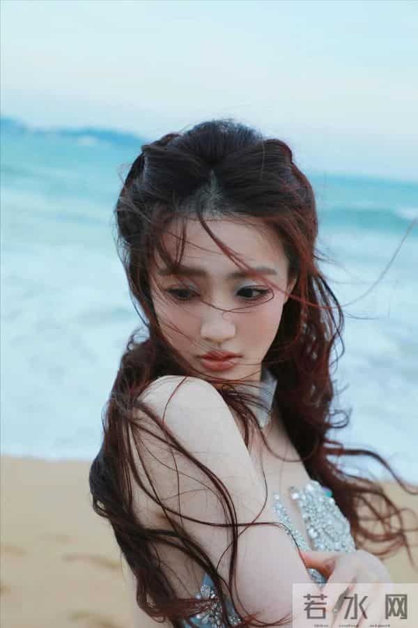 方脸婴儿肥，徐璐到底算不算美人？看她和外国人合照，孙俪说对了