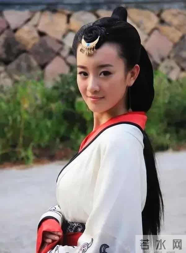 方脸婴儿肥，徐璐到底算不算美人？看她和外国人合照，孙俪说对了