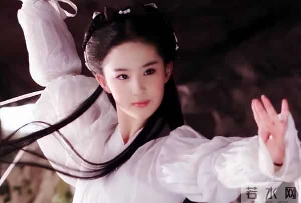 国内挣钱国外花？被金鹰奖"除名"的刘亦菲，终是为母亲的糊涂买单