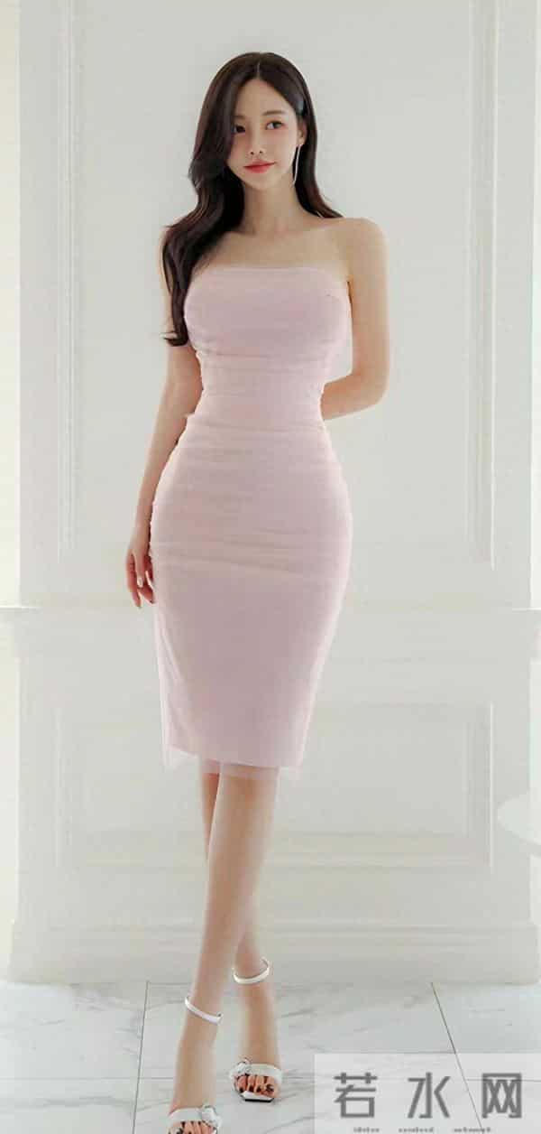 孙允珠-时尚界的“人间绝色”!淡粉抹胸黑发红唇勾勒绝美曲线