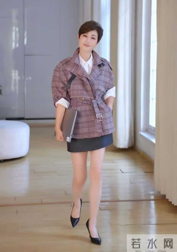 香港演员陈法蓉居家写真,高跟美腿韵味十足