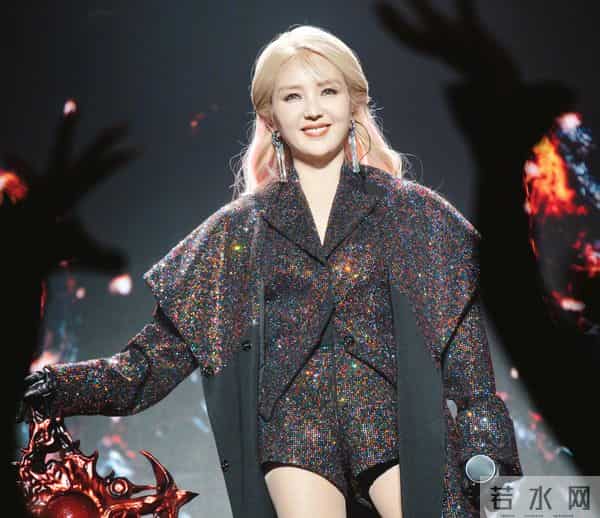 里子面子都丢了！39岁拼事业养4娃的何洁，给圈内离异女性提了醒