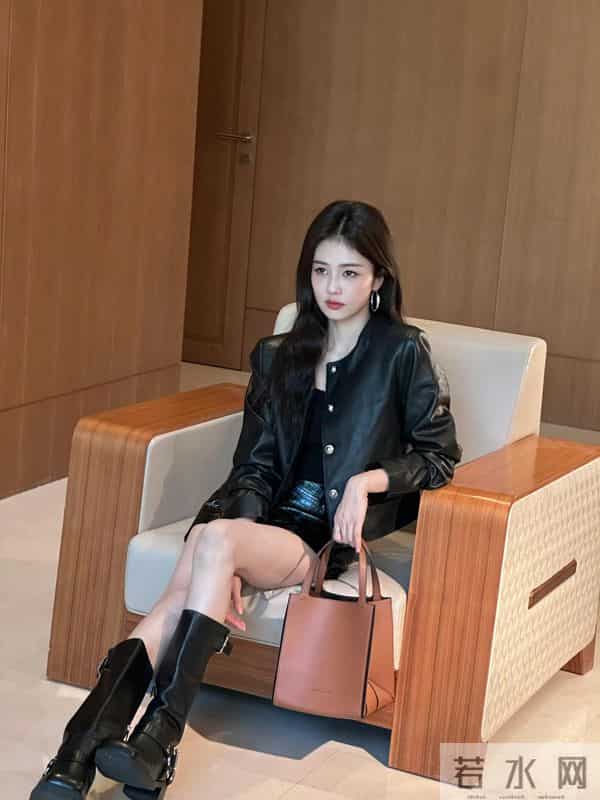 白鹿喜欢穿超薄肉色丝袜