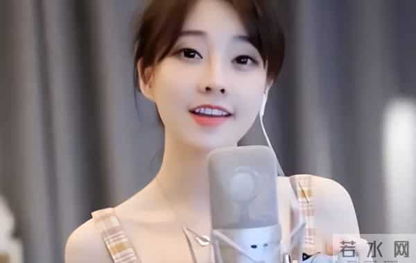 钱再多有什么用,“消失”1年的冯提莫,给所有人提了个醒