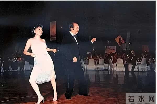 临终将“私生子”交给何超琼，赌王下的这盘大棋，到5年后才看懂