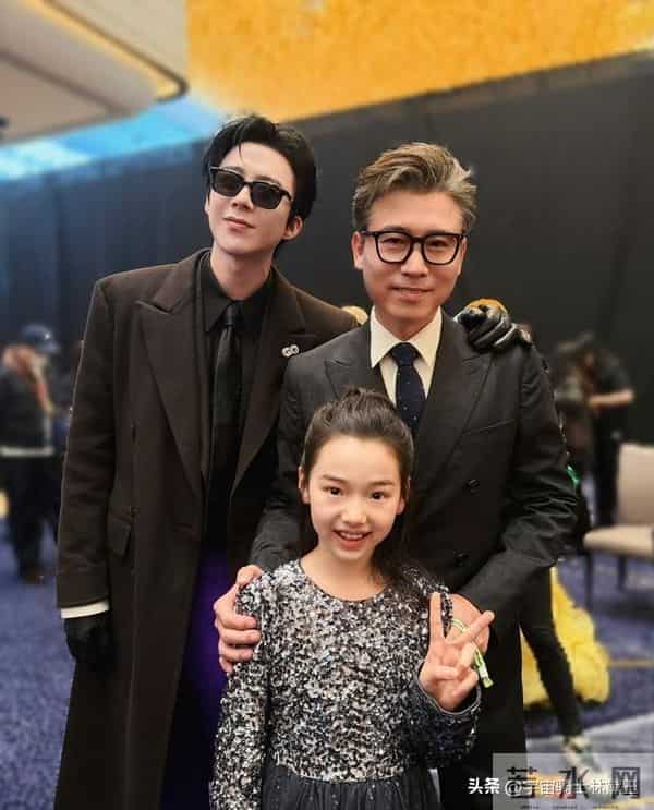 小酒窝晒了和杨幂白鹿檀健次刘宇宁黄景瑜王安宇合照引爆全网!