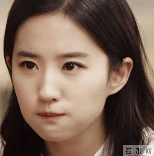 国内挣钱国外花？被金鹰奖"除名"的刘亦菲，终是为母亲的糊涂买单