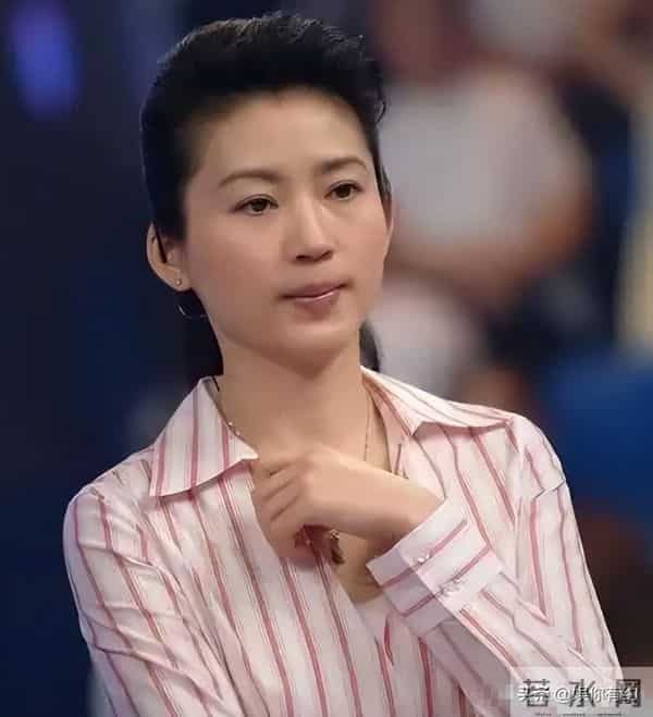 善恶终有报,从"央视一姐"到销声匿迹,57岁王小丫早已走上另一条路