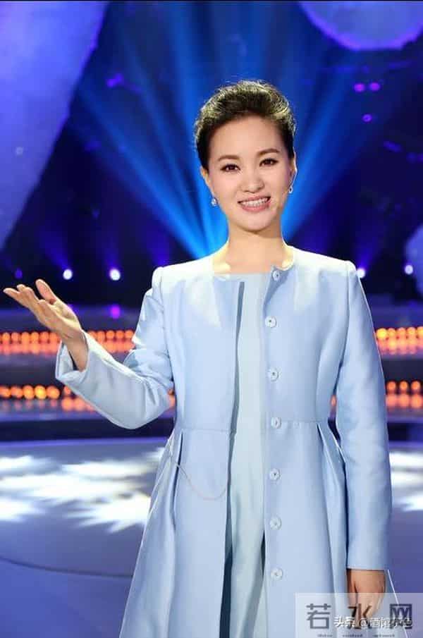 他俩原来是夫妻，她是著名歌唱家，12次上春晚，丈夫是企业董事长