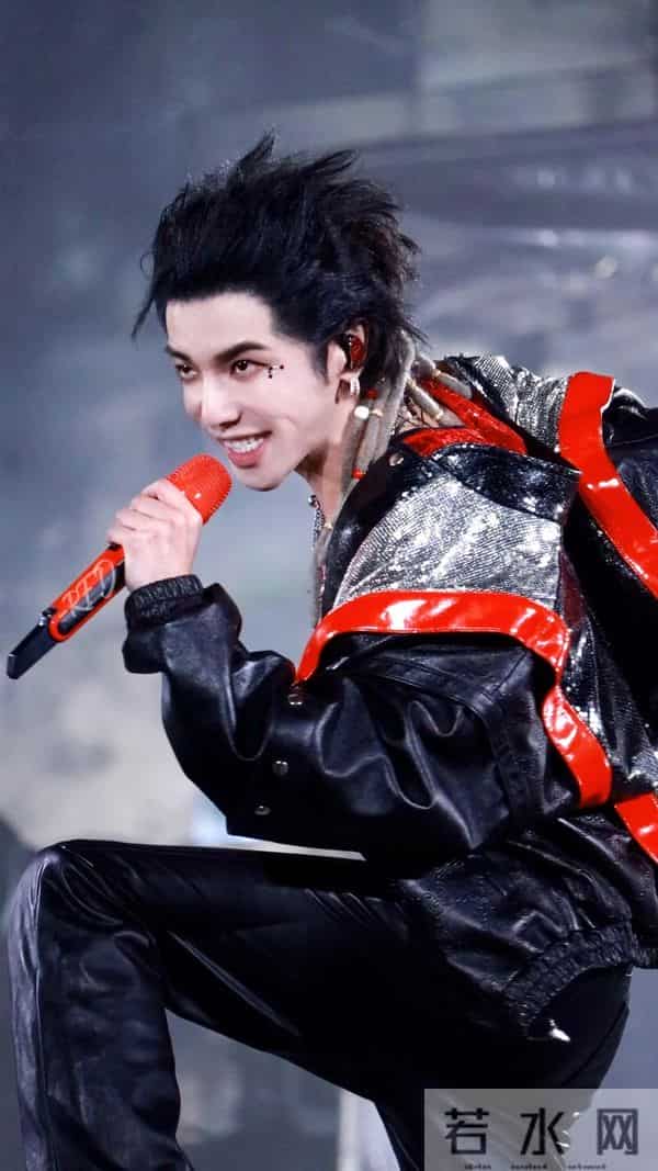 看了家世才明白，为何华晨宇年纪轻轻就身价过亿，掌控5家公司