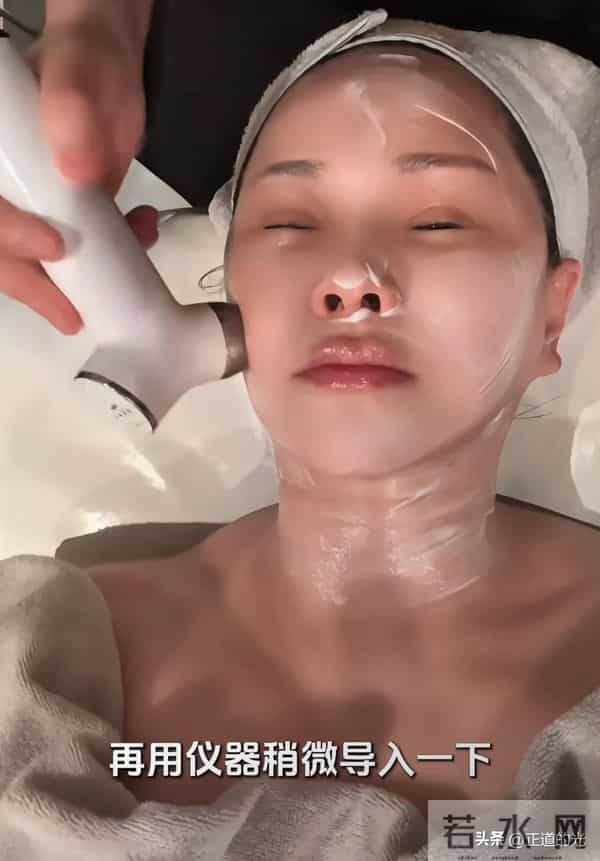 伊能静年近60岁 穿露脐肚兜 额头有包 医美后遗症 因庾澄庆超爱摇滚风