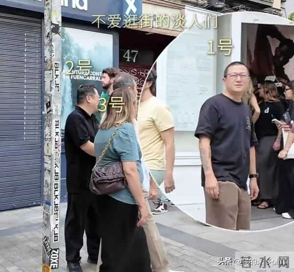 梅婷和弟媳逛街，娘家弟弟也是肿眼皮，大眼袋，12岁女儿打耳洞了