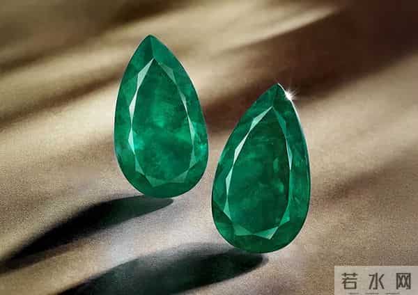 克什米尔蓝宝石项链以高达 1,600万美元拍卖价成交