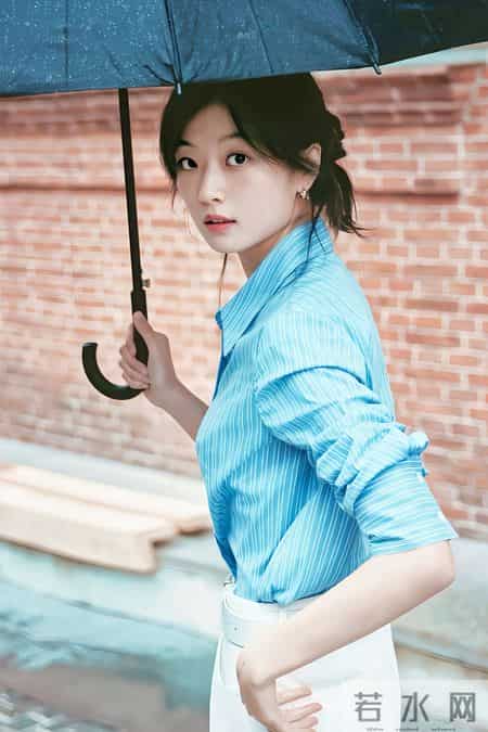 她饰演的江湖儿女火了，相逢何必曾相识 家人们认识吗？