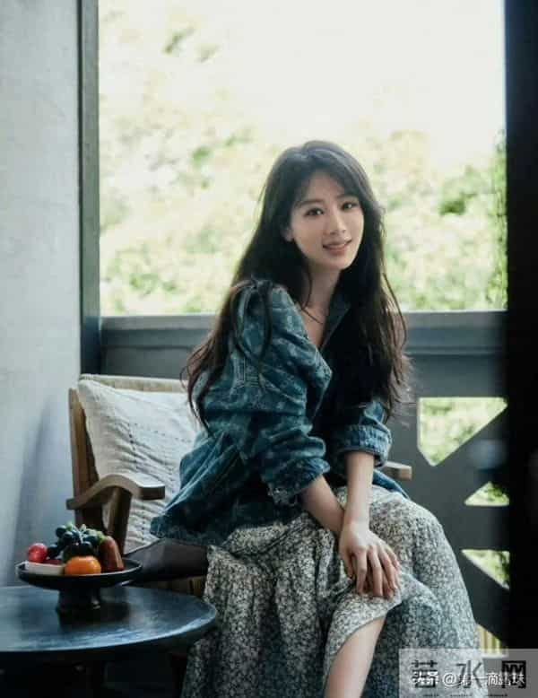 杨紫今日生日！演员牛骏峰零点卡点发文，李现连续8年为杨紫庆生