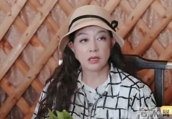 刘晓庆怒批演员不背台词，被扒出疑似阿娇，季冠霖曾点名吐槽她
