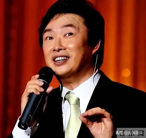 费玉清现状！70岁无儿无女独居，和61岁闺蜜相依为伴