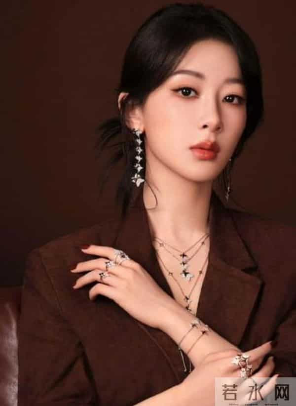 一场生日，戳穿32岁杨紫江湖地位，李现确实一个字都没说错