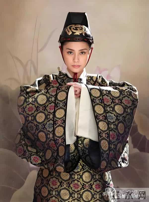 刘晓庆怒批演员不背台词，被扒出疑似阿娇，季冠霖曾点名吐槽她