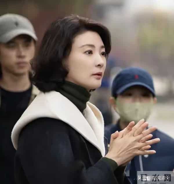 偶遇前央视主持人刘芳菲，真人又高又美，气质温婉，比电视上好看