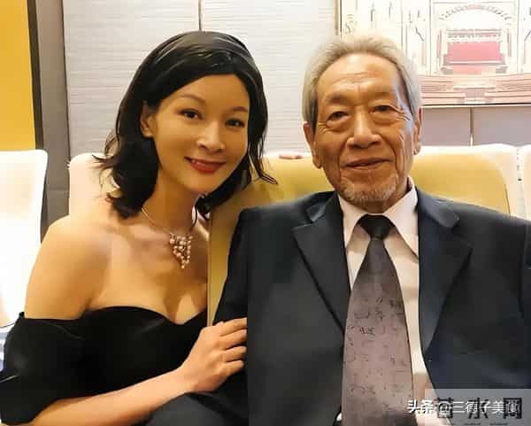 78 岁老戏骨王奎荣：为养小 37 岁娇妻和幼子，白发苍苍仍在演艺一线