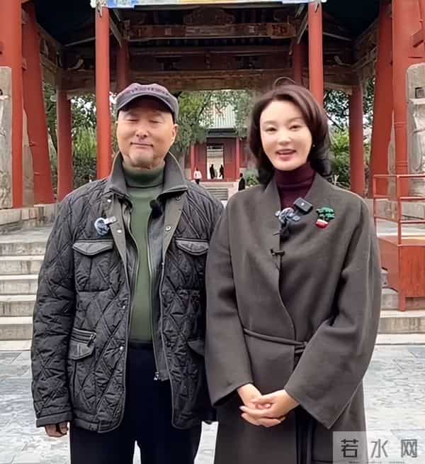 前央视主持人，俩前任去世被嘲“克夫”，生图脸僵的她近况如何了