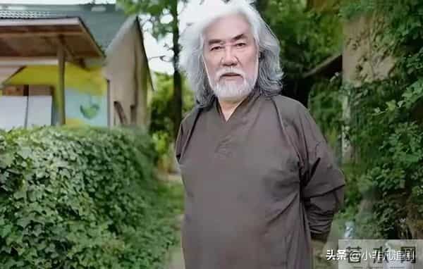 被指控涉嫌职务侵占百万才1天，张纪中被扒得精光，张艺谋说得对