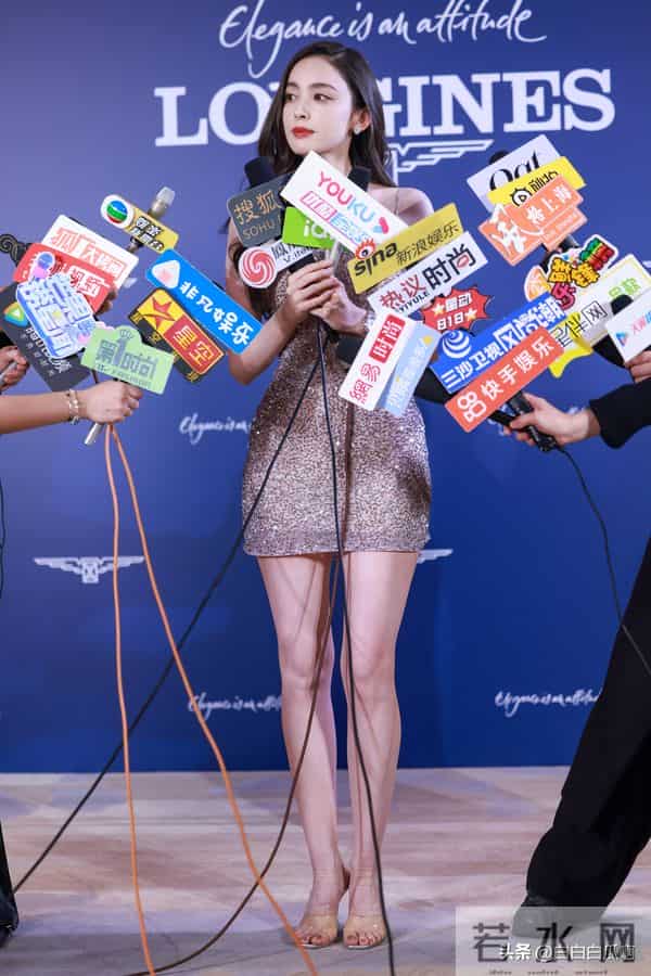 古力娜扎，腿怎么了？