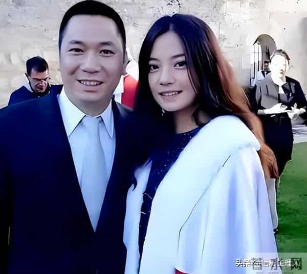 4年前，她与富豪丈夫联手，利用明星效益，编织一场旷世骗局。