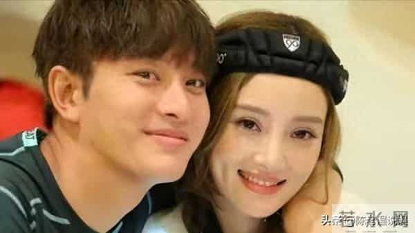 李小璐也没想到，前夫贾乃亮会因这一行为，口碑受到影响！