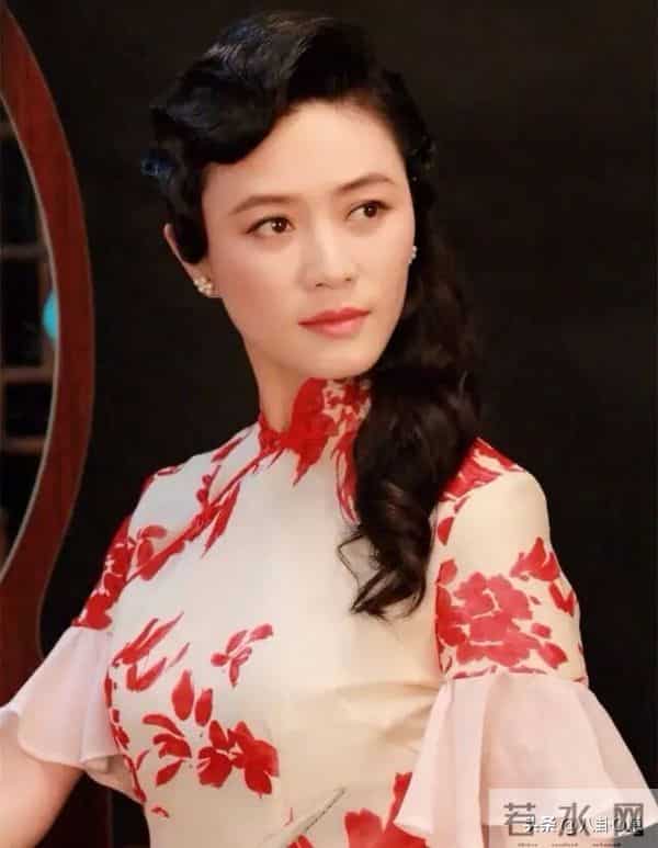 与陆毅相恋多年无果，嫁豪门16年，父病母去夫离开，如今她怎样了