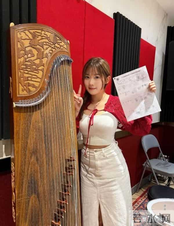 TVB小花晒身材！自夸最大烦恼是长得漂亮！考古筝又自证有才华！