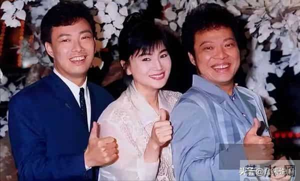 费玉清现状！70岁无儿无女独居，和61岁闺蜜相依为伴