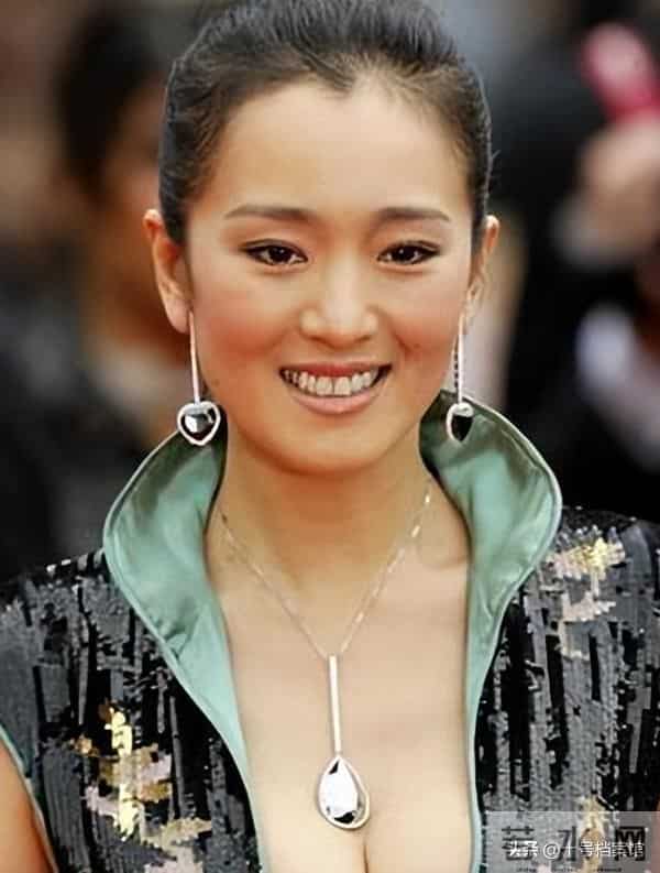 喜讯传来！75岁张艺谋再破天花板，让整个娱乐圈刮目相看