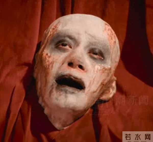 易烊千玺新片“怪物”造型曝光：身形佝偻，眼含泪水！一人分饰五角