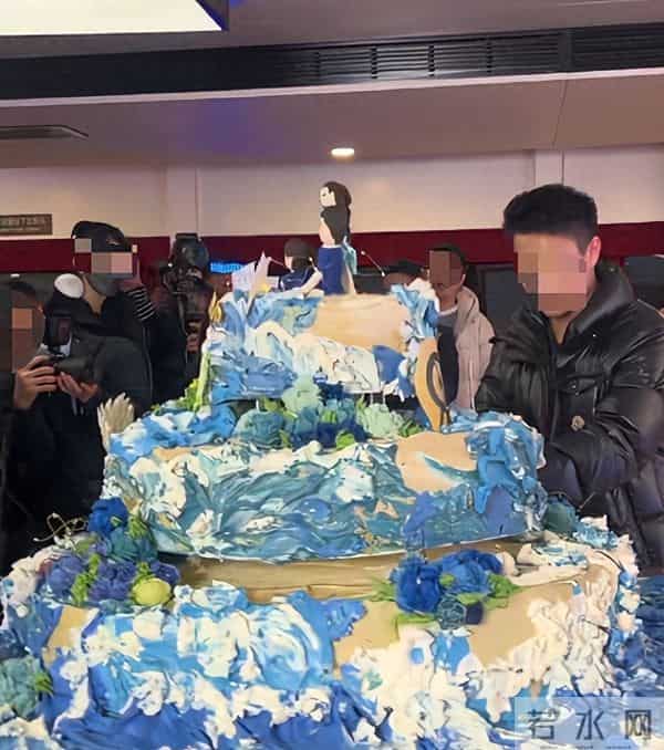 一场生日，戳穿32岁杨紫江湖地位，李现确实一个字都没说错