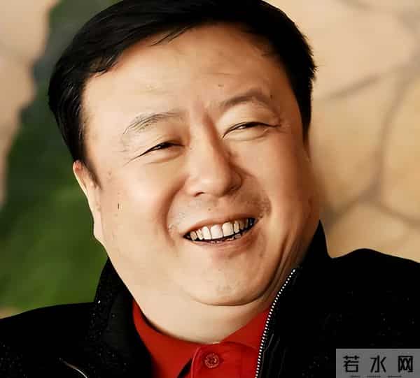 一婚娶央视主持人，二婚娶演员，三婚娶小30岁美女，64岁终于当爹