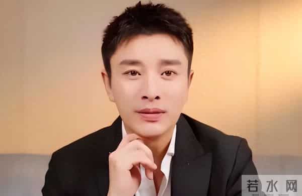 贾乃亮新助播太像前妻，评论区沦陷，网友：为流量不择手段