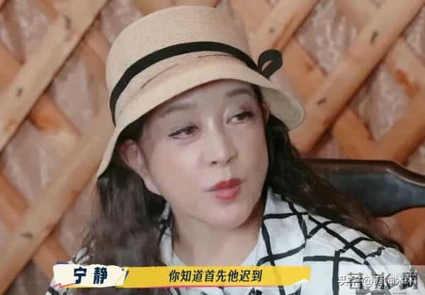 刘晓庆怒批演员不背台词，被扒出疑似阿娇，季冠霖曾点名吐槽她