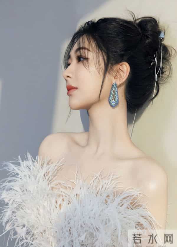 一场生日，戳穿32岁杨紫江湖地位，李现确实一个字都没说错