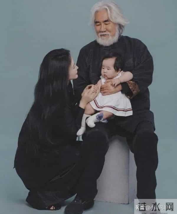 被指控涉嫌职务侵占百万才1天，张纪中被扒得精光，张艺谋说得对