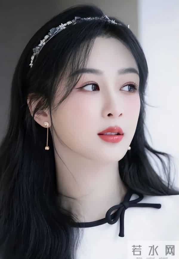 一场生日，戳穿32岁杨紫江湖地位，李现确实一个字都没说错