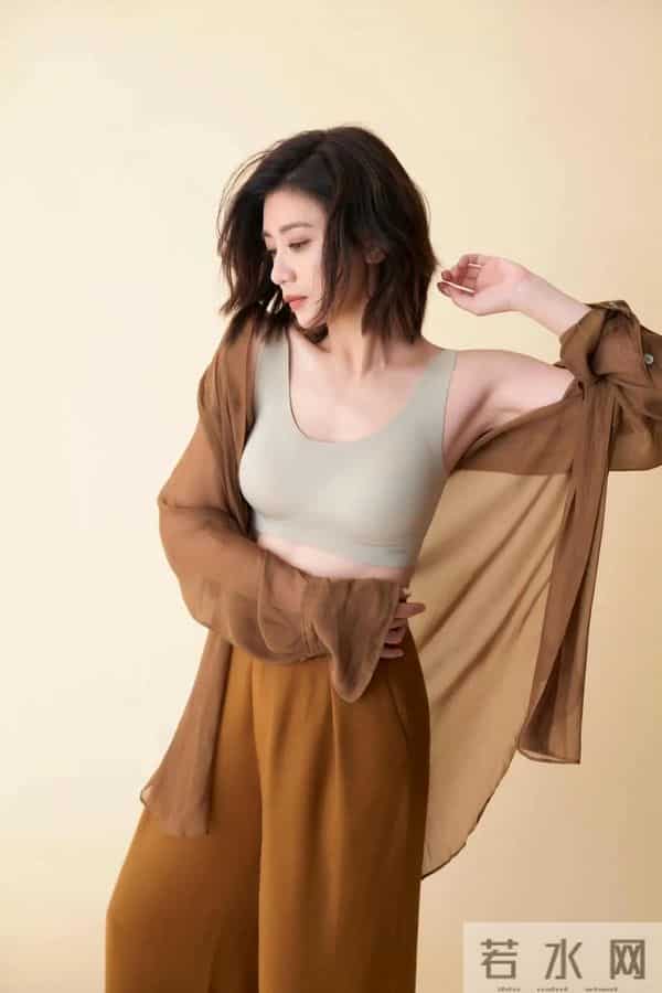 贾静雯年龄这么大了还代言内衣啊？这合理吗