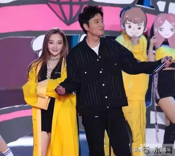 李小璐也没想到，前夫贾乃亮会因这一行为，口碑受到影响！