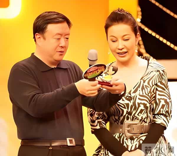 一婚娶央视主持人，二婚娶演员，三婚娶小30岁美女，64岁终于当爹