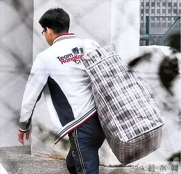 郭晶晶也没想到，她79岁的公公霍震霆，如今还能再为霍家“争光”