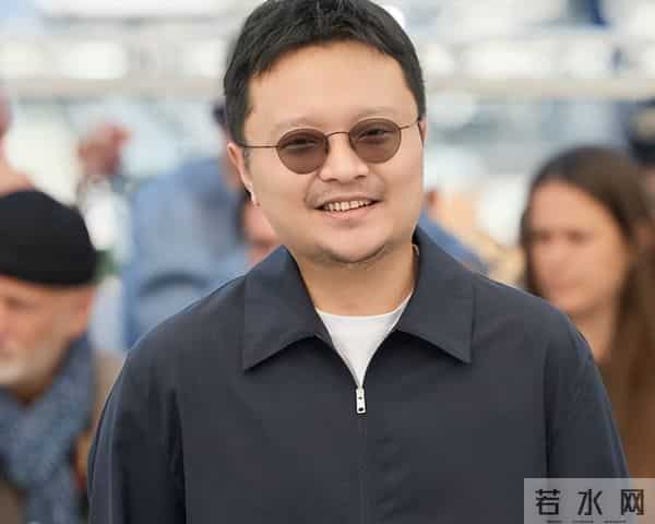 郝蕾暗讽辛芷蕾，不料辛芷蕾发长文回击，网友：内娱回到十年前了