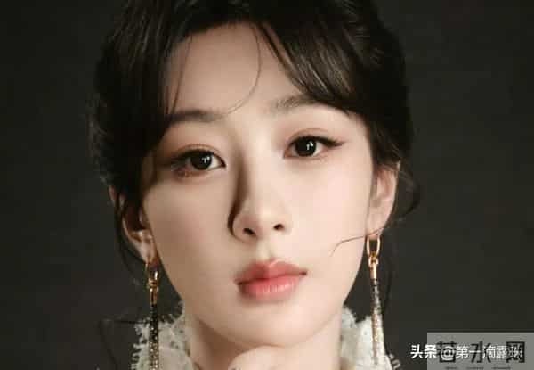 杨紫今日生日！演员牛骏峰零点卡点发文，李现连续8年为杨紫庆生